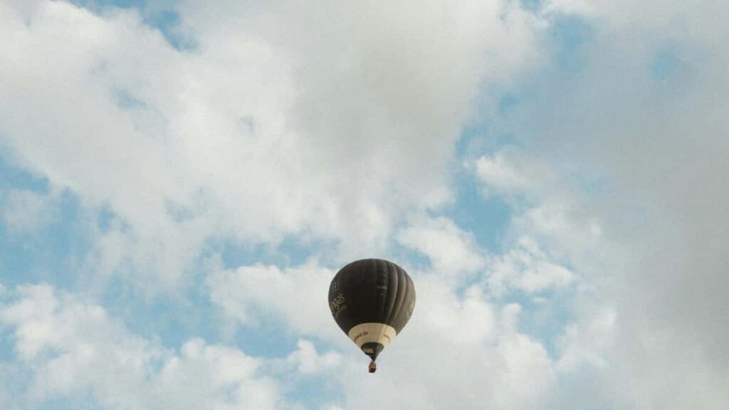 : Xiaohongshu .